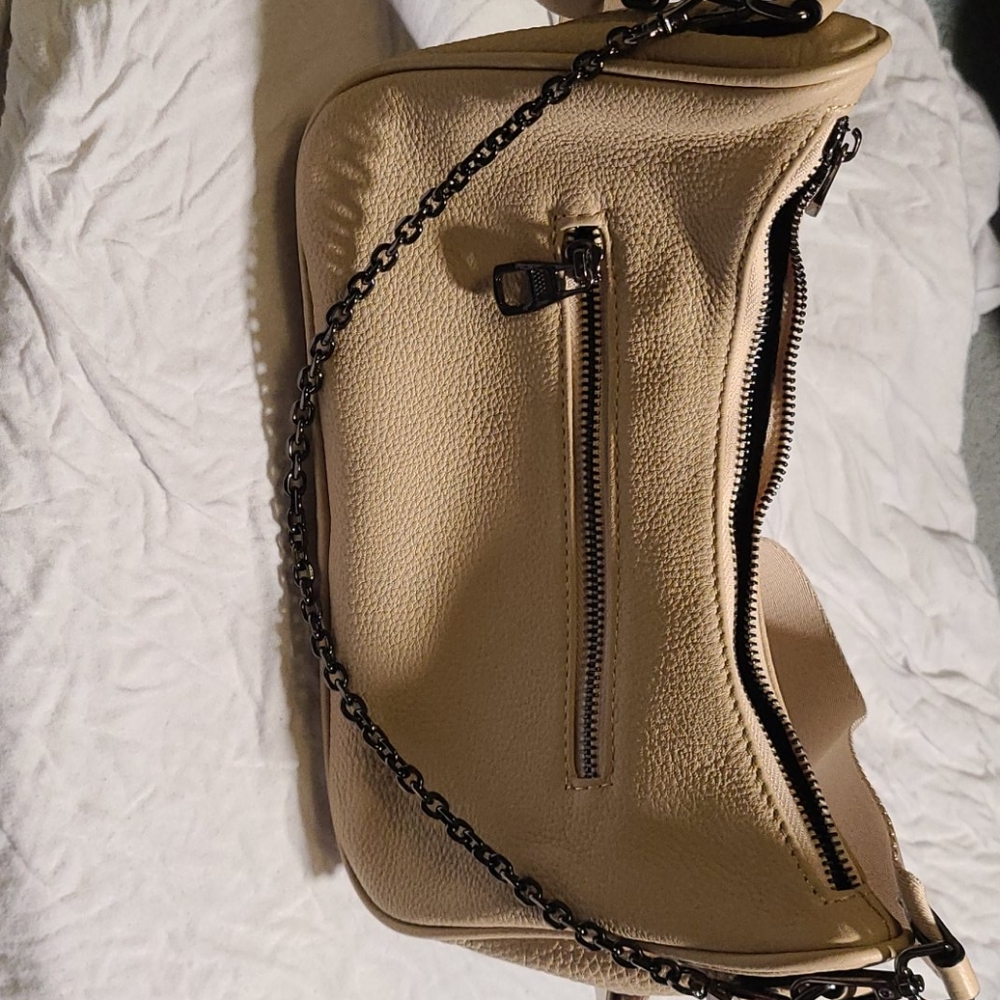 Tan purse from Yaluxe